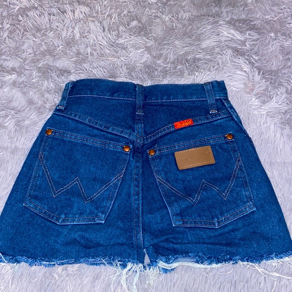 wrangler jean shorts - Picture 2 of 2